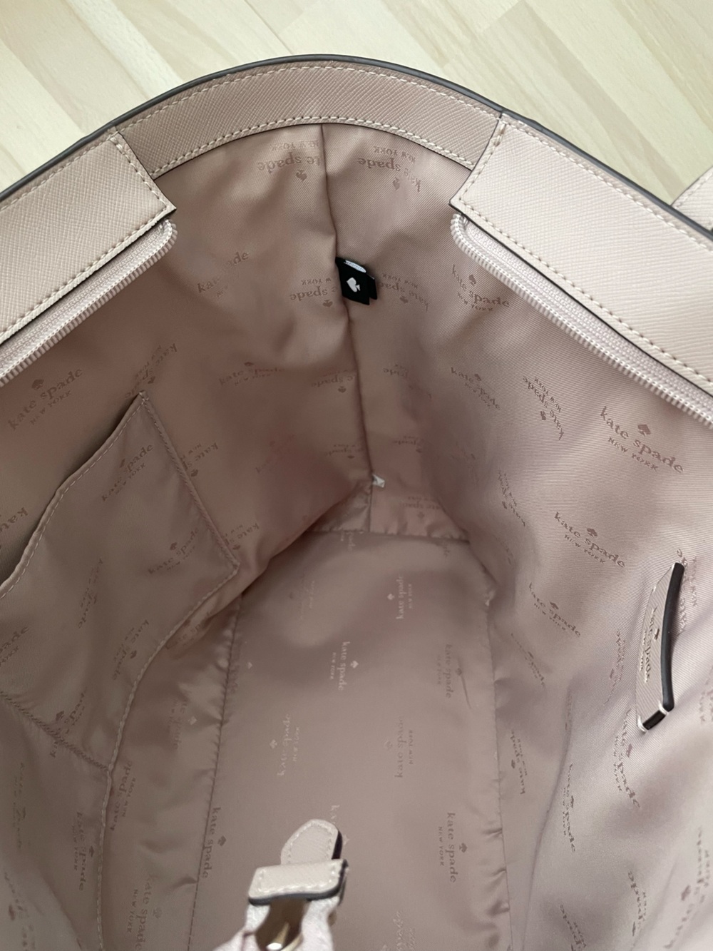 Kate Spade Dana Tote in Warm Beige - Great Condition! - Picture 8 of 16